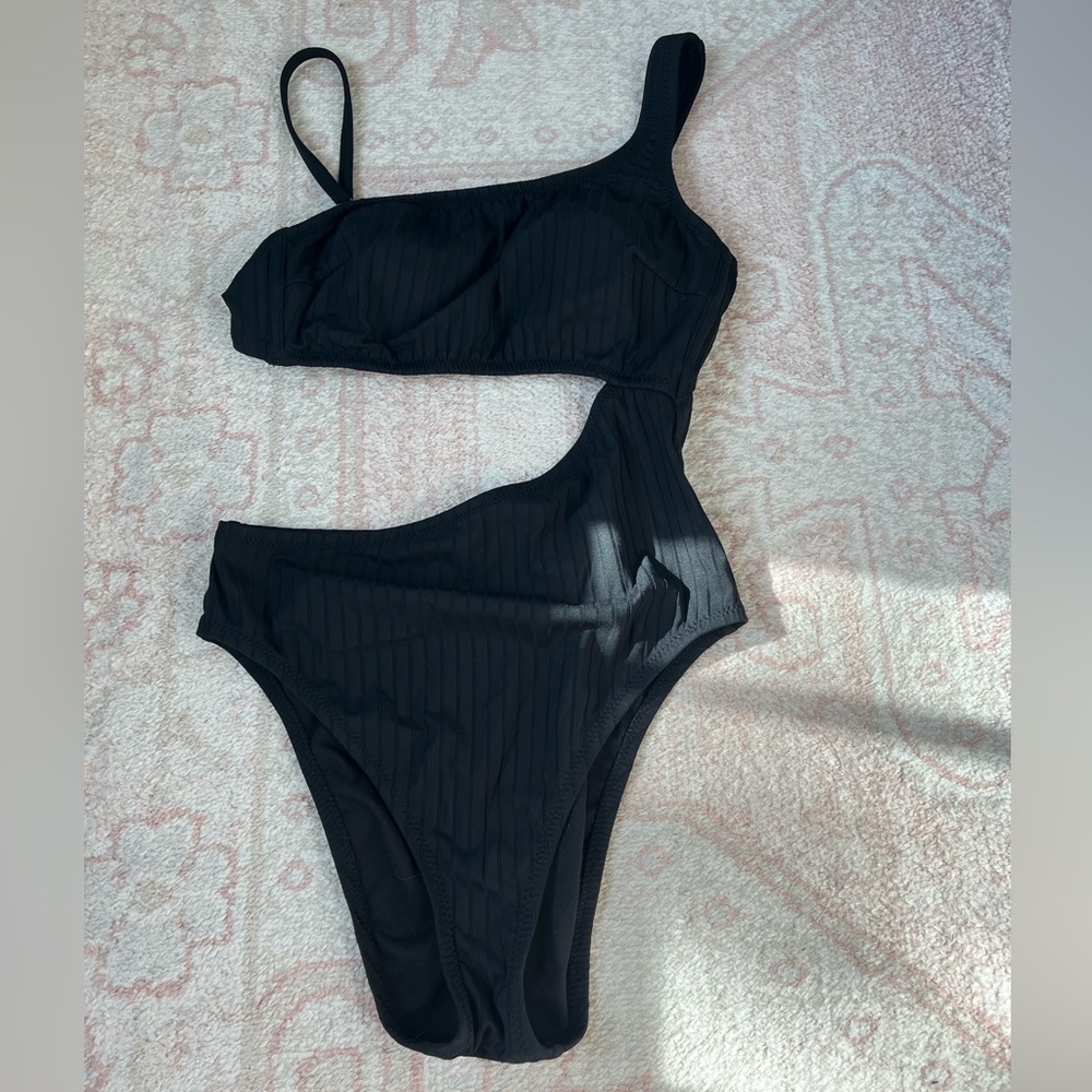 Shade & Shore Black Bathing Suit!